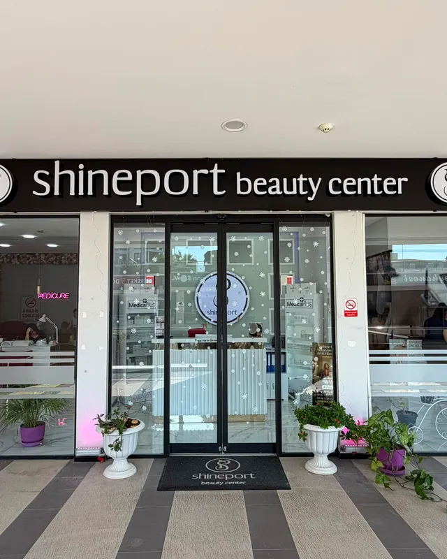 Shineport Beauty Center — TuzlaPort AVM girişi
